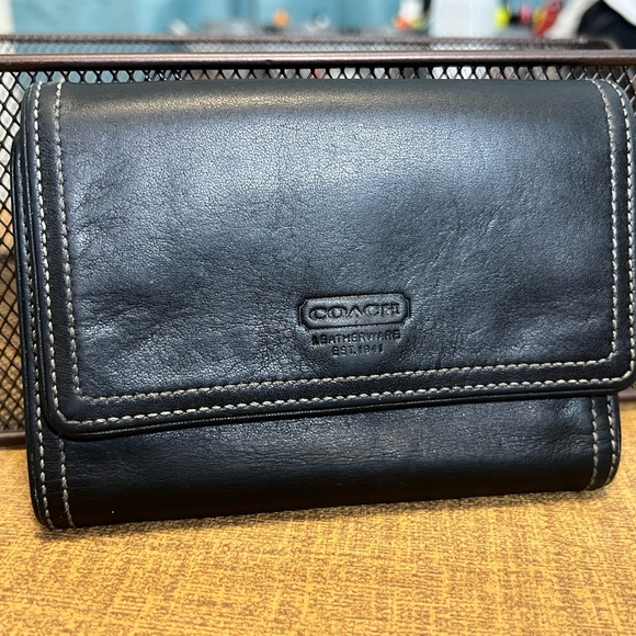 Coach Trifold Black Women’s Wallet Vintage - Picture 1 of 10